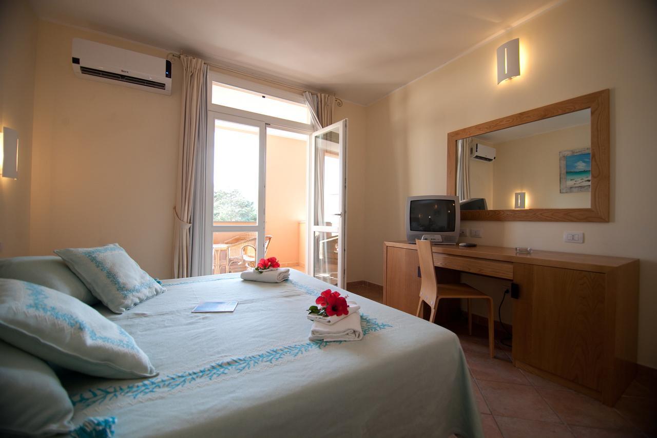 Club Esse Roccaruja Hotel สตินติโน ภายนอก รูปภาพ
